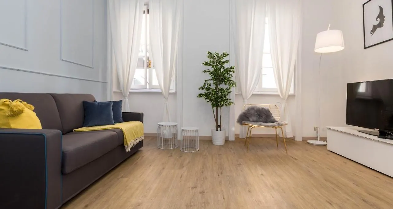 Apartment Ferienwohnung Altido Austere Elegance Mailand