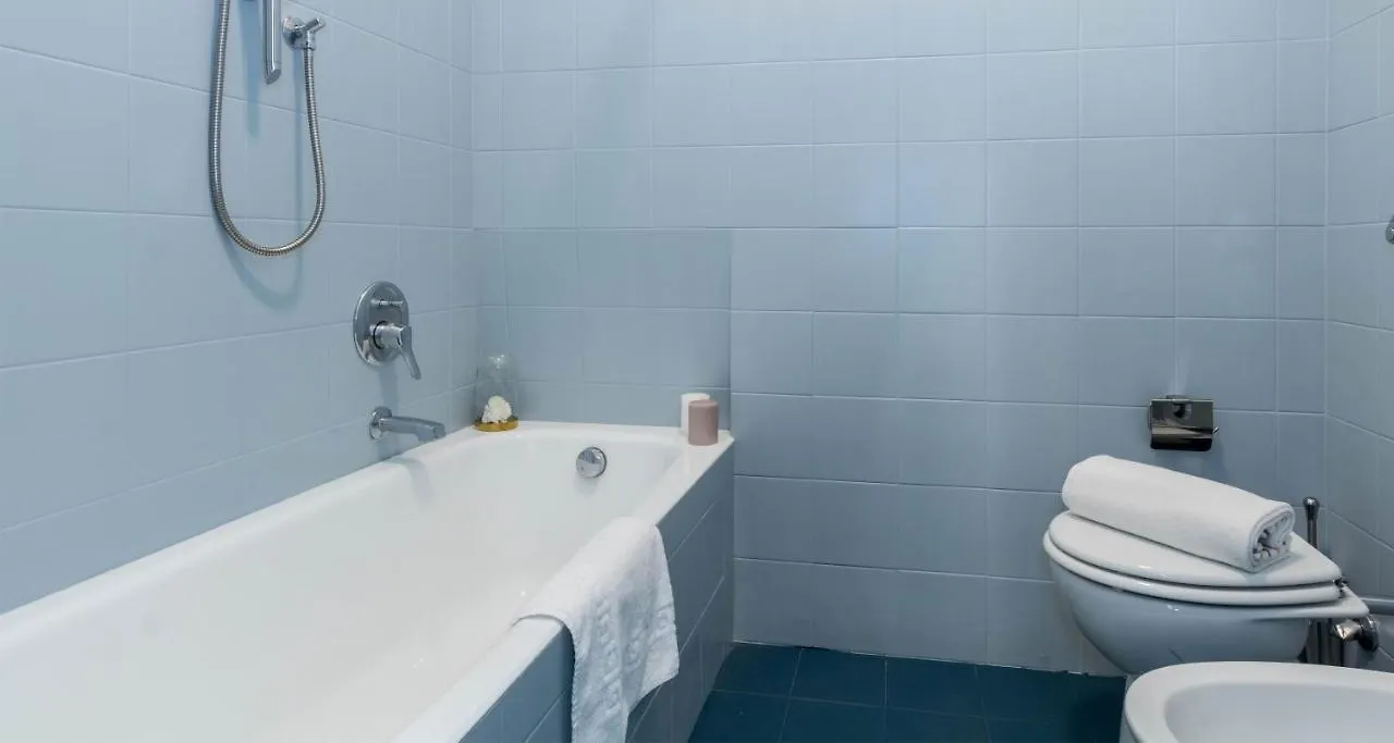 Ferienwohnung Altido Austere Elegance Mailand