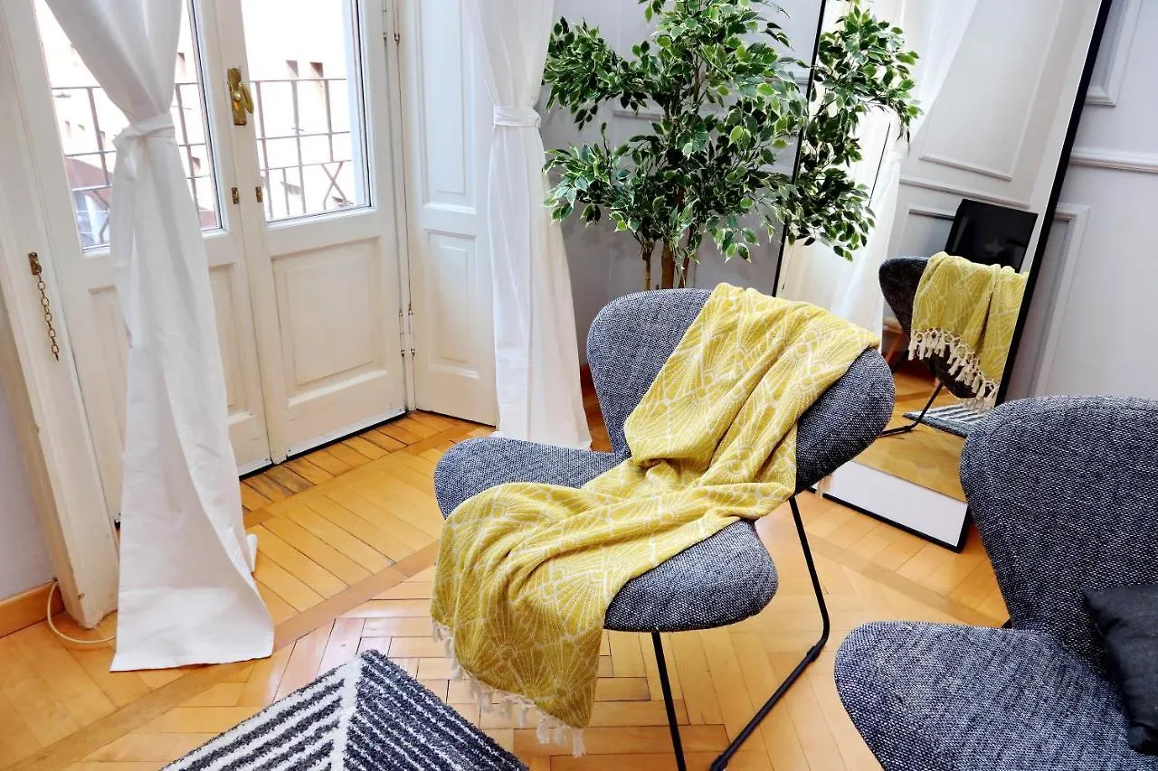 Apartment Ferienwohnung Altido Austere Elegance Mailand Italien