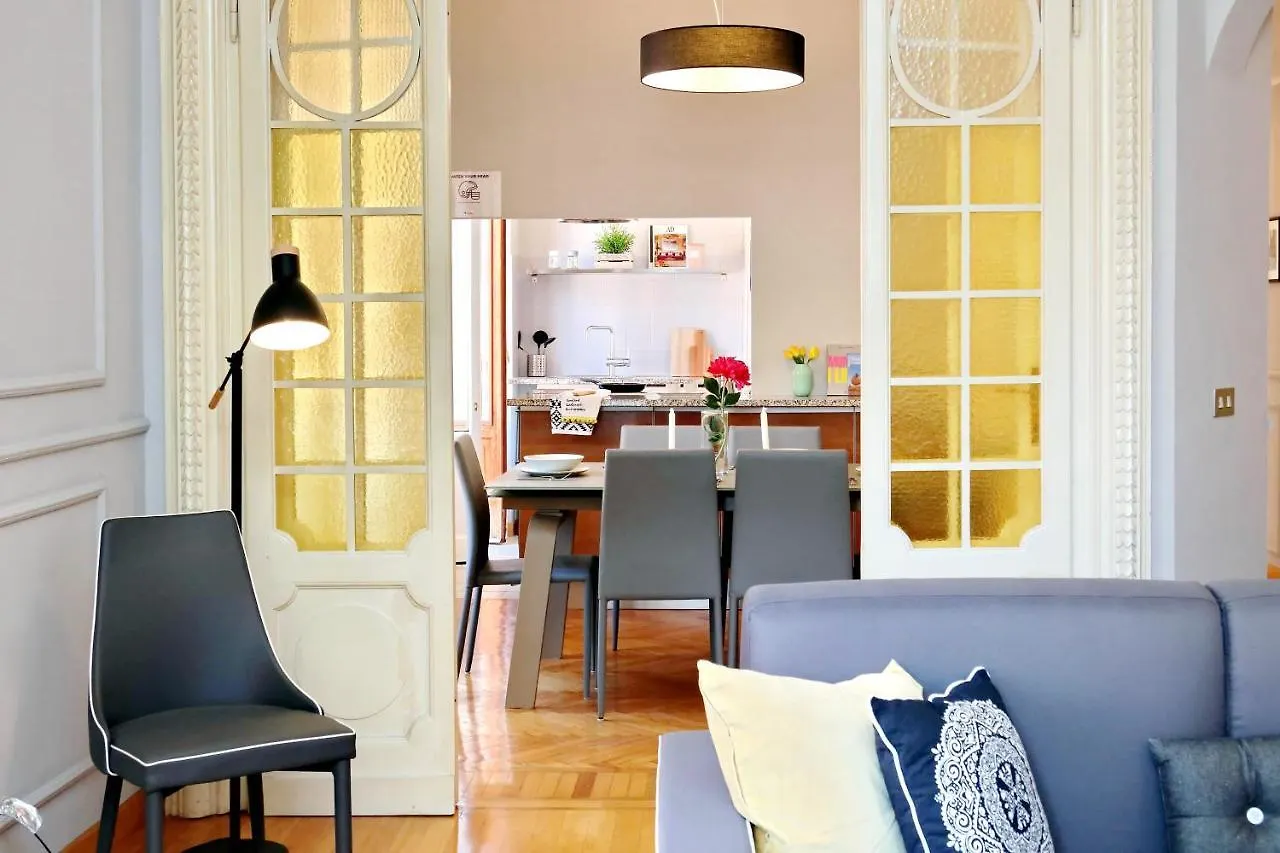 Apartment Ferienwohnung Altido Austere Elegance Mailand Italien